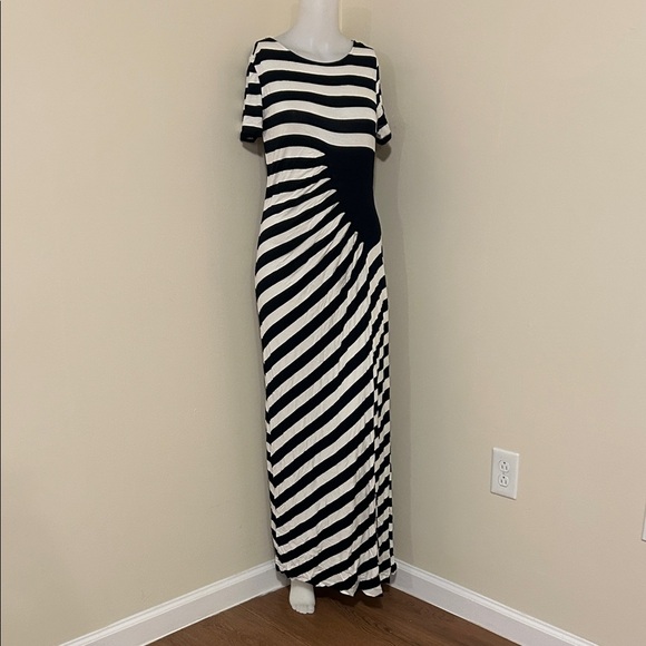 Trulli Dresses & Skirts - Chic Black and White Striped Maxi Dress